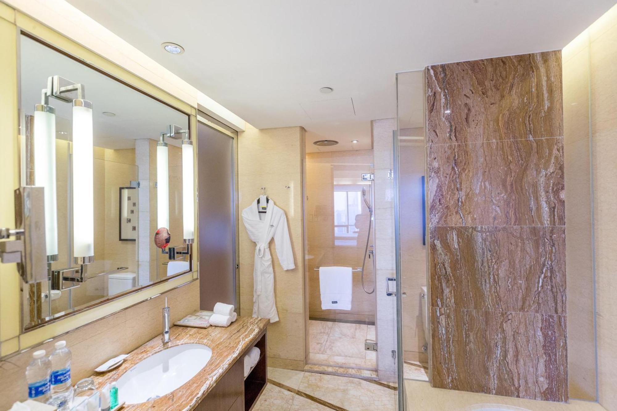 The Westin Nanjing Xuanwu Lake Exterior photo